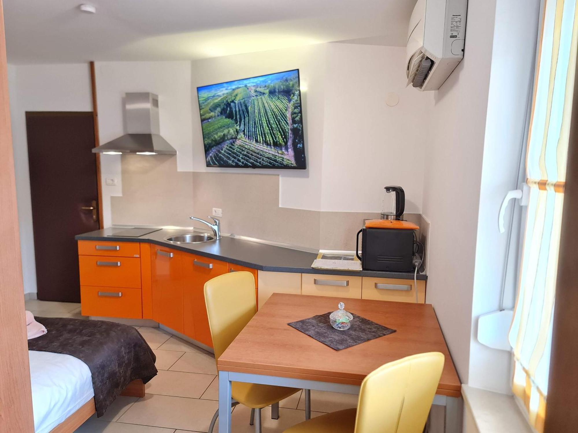Restaurant & Apartments Getaway Pri Kobalu Vipava Δωμάτιο φωτογραφία