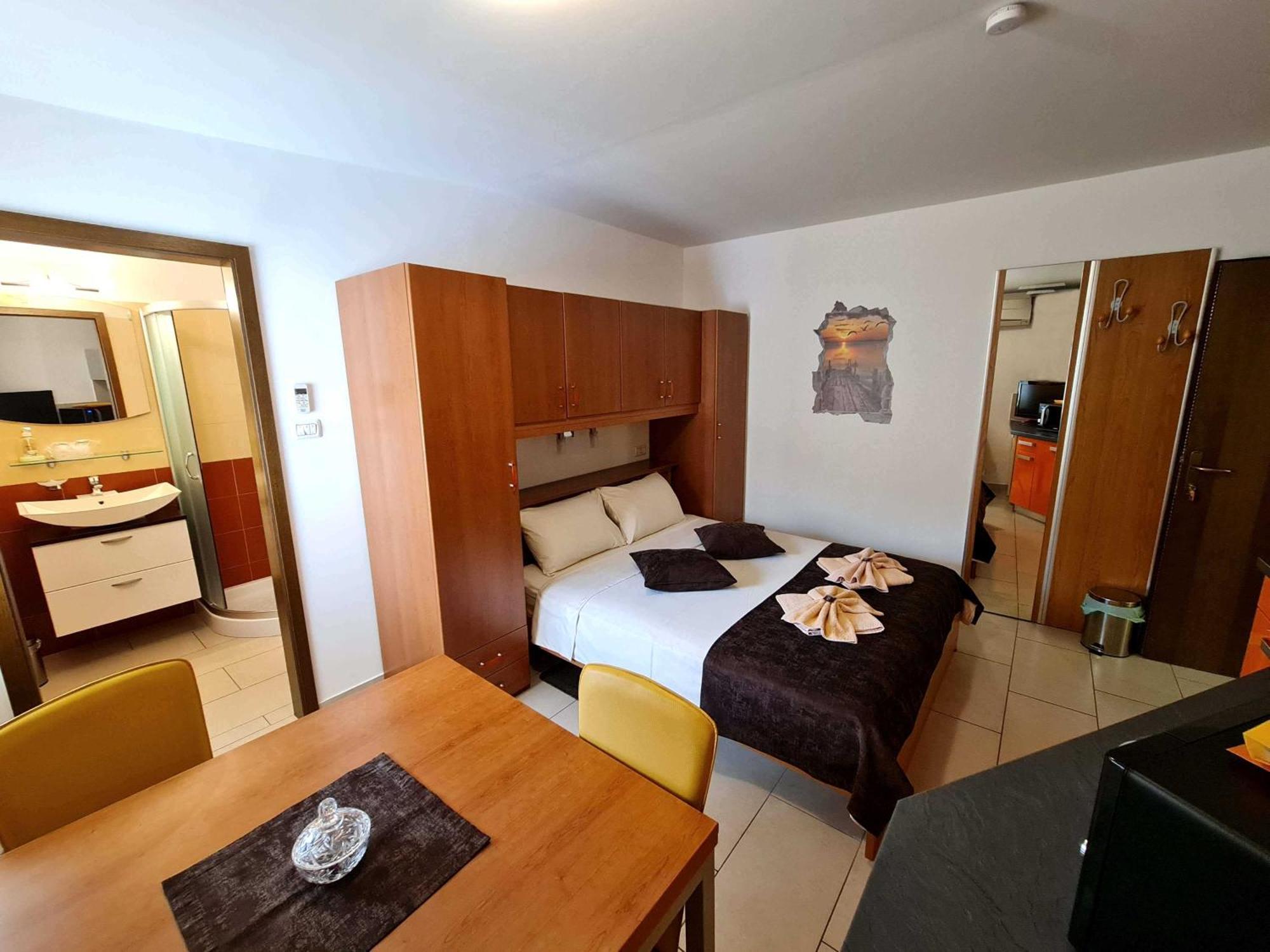 Restaurant & Apartments Getaway Pri Kobalu Vipava Δωμάτιο φωτογραφία